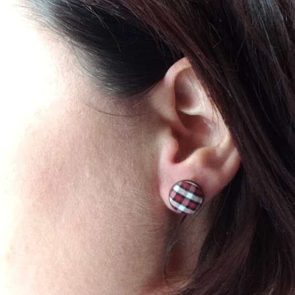 New Handmade | Upcycled Pink Purple Button Stud Earrings - Picture 4 of 4